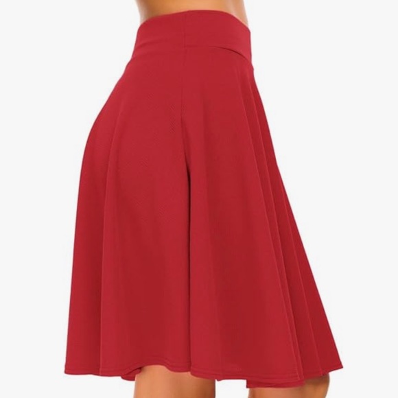 🟪Mid length red flowy a-line skirt - Picture 2 of 7